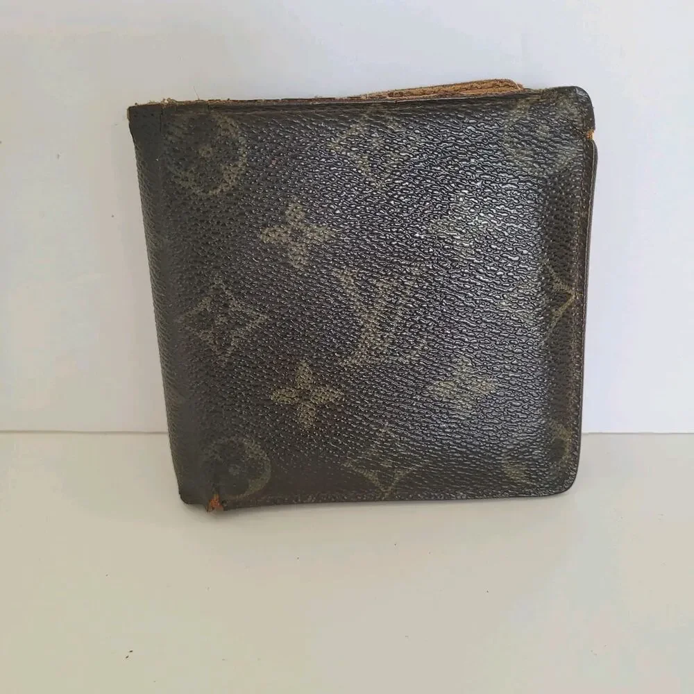 Vintage Louis Vuitton Men's LV Brown Bi-Fold Leather Wallet Monogram Classic